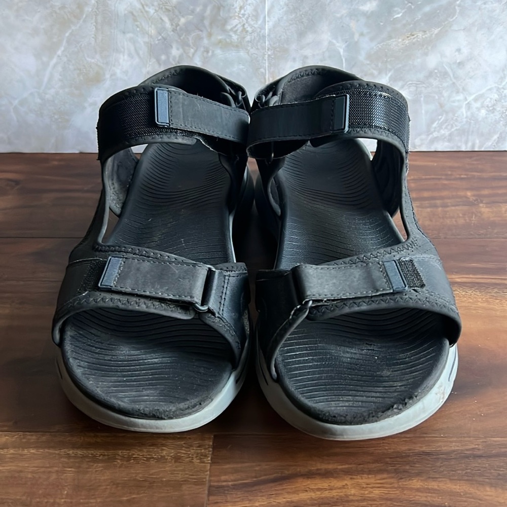 Men’s Skechers ultra go sandals black with Arch Fit size 11 SR1